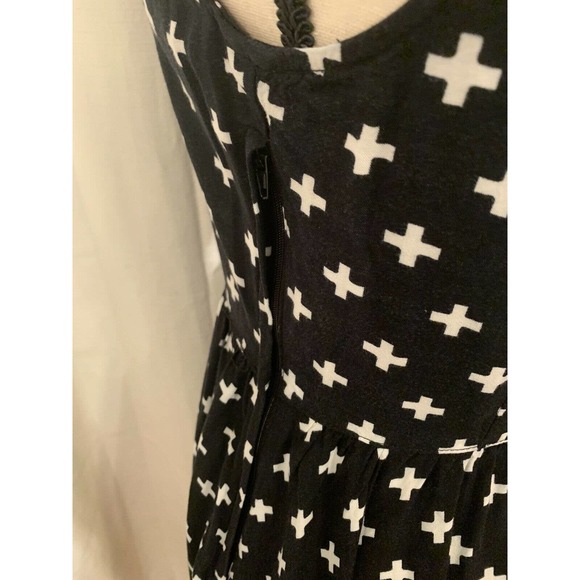 DIVIDED H&M Black Cross Print Dress - Picture 6 of 9